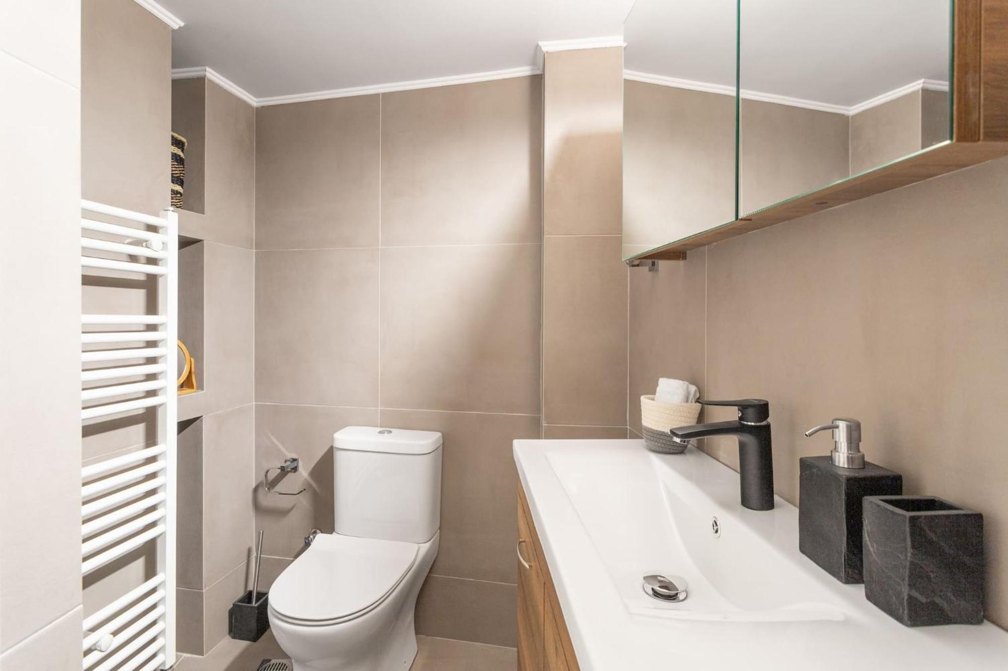 Deluxe 3-Bdrm Urban-Industrial Apt At Acropolis Atenas Exterior foto